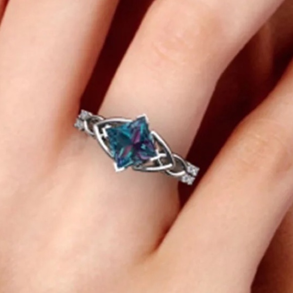 Charming colorful Rhinestone ring